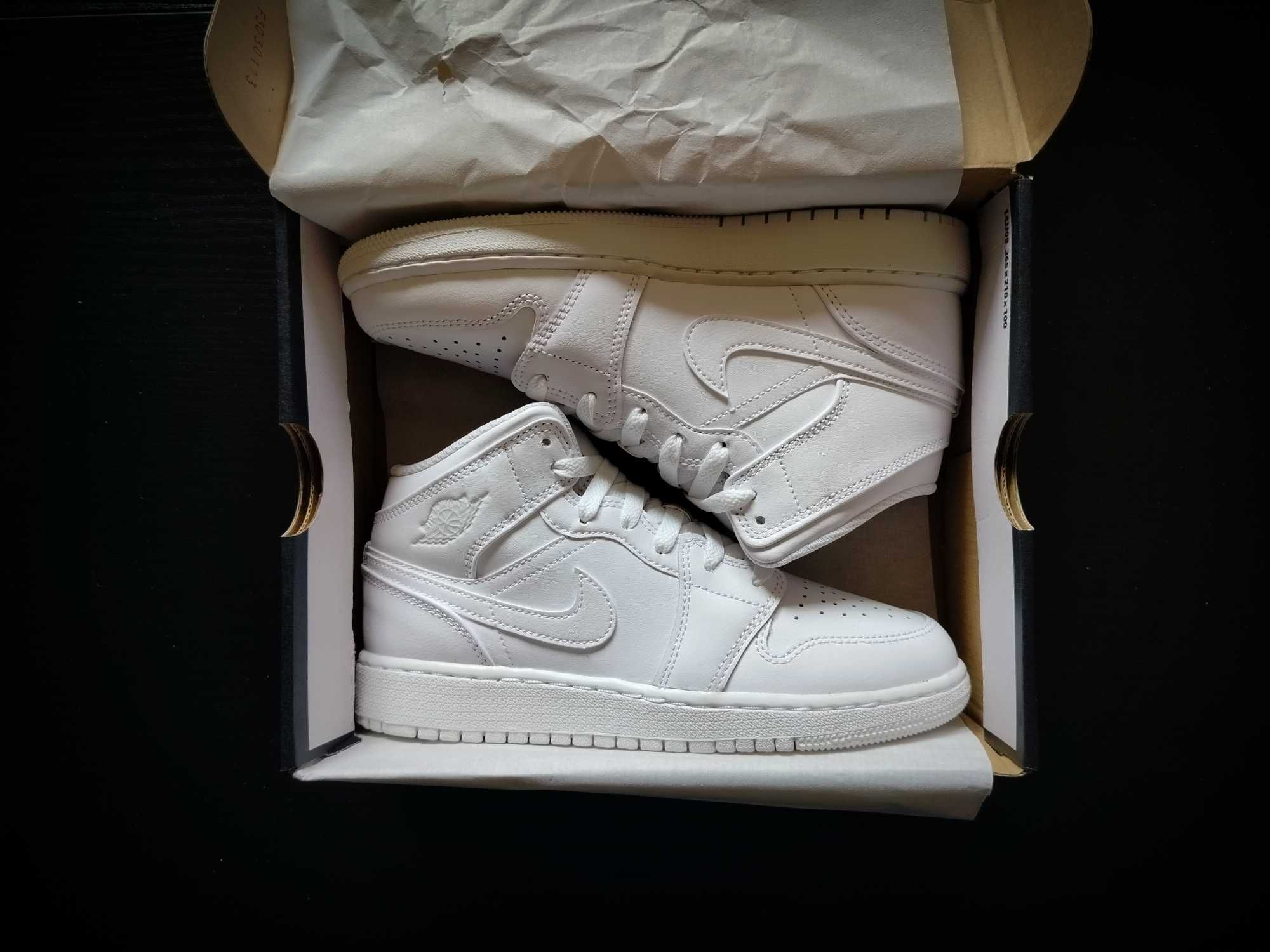 Nike Air Jordan Mid - Triple White r. 38.5 SNEAKERS