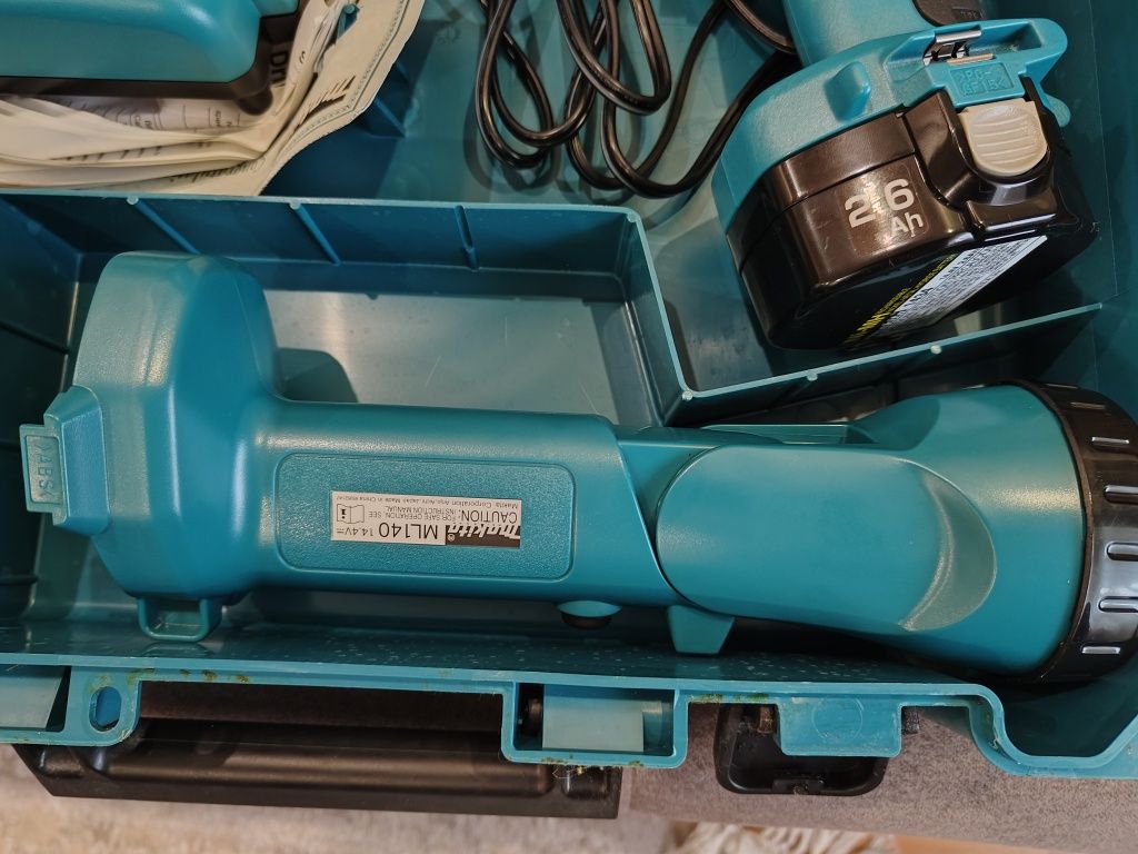 Шуруповерт Makita 6337dwdle з ліхтарем, 2 акумуляторами і зарядним