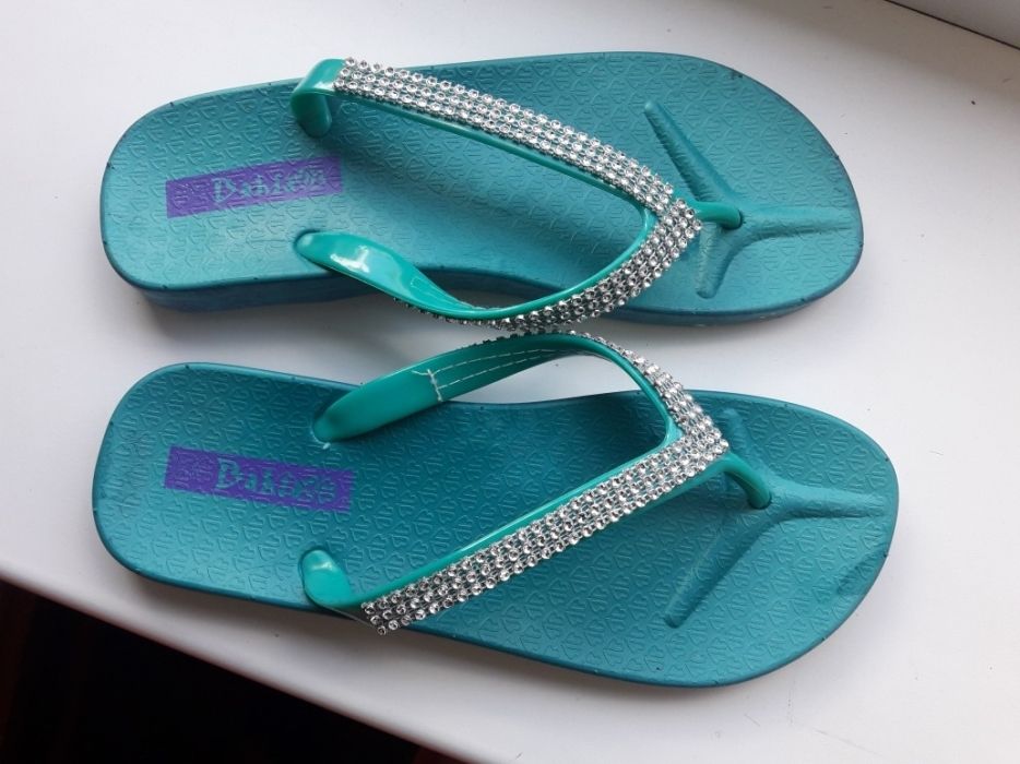 Шльопанці, шльопки, в'єтнамки, вьетнамки