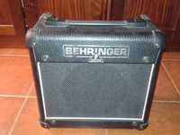 Amplificador Behringer