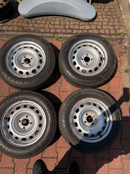 Koła zimowe Citroen Berlingo Peugeot Partner + 195/65R15 Goodyear