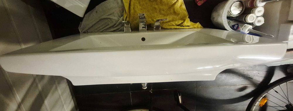 Umywalka Villeroy&Boch wraz z baterią