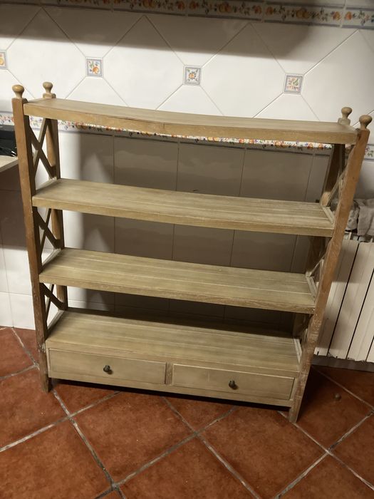 Movél com prateleiras e 2 gavetas em bom estado