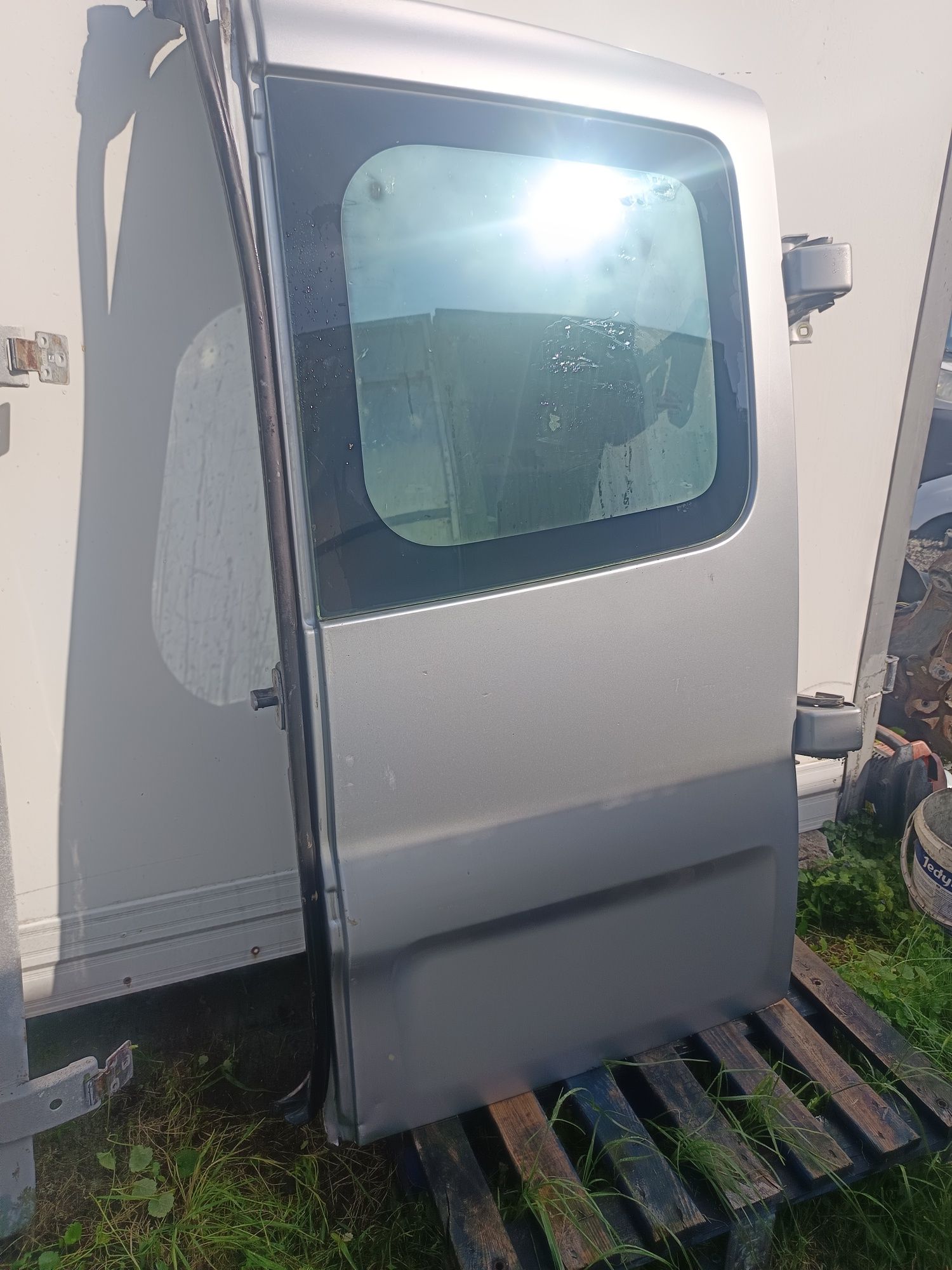 Двері дверка Рено трафік trafic замок ручка