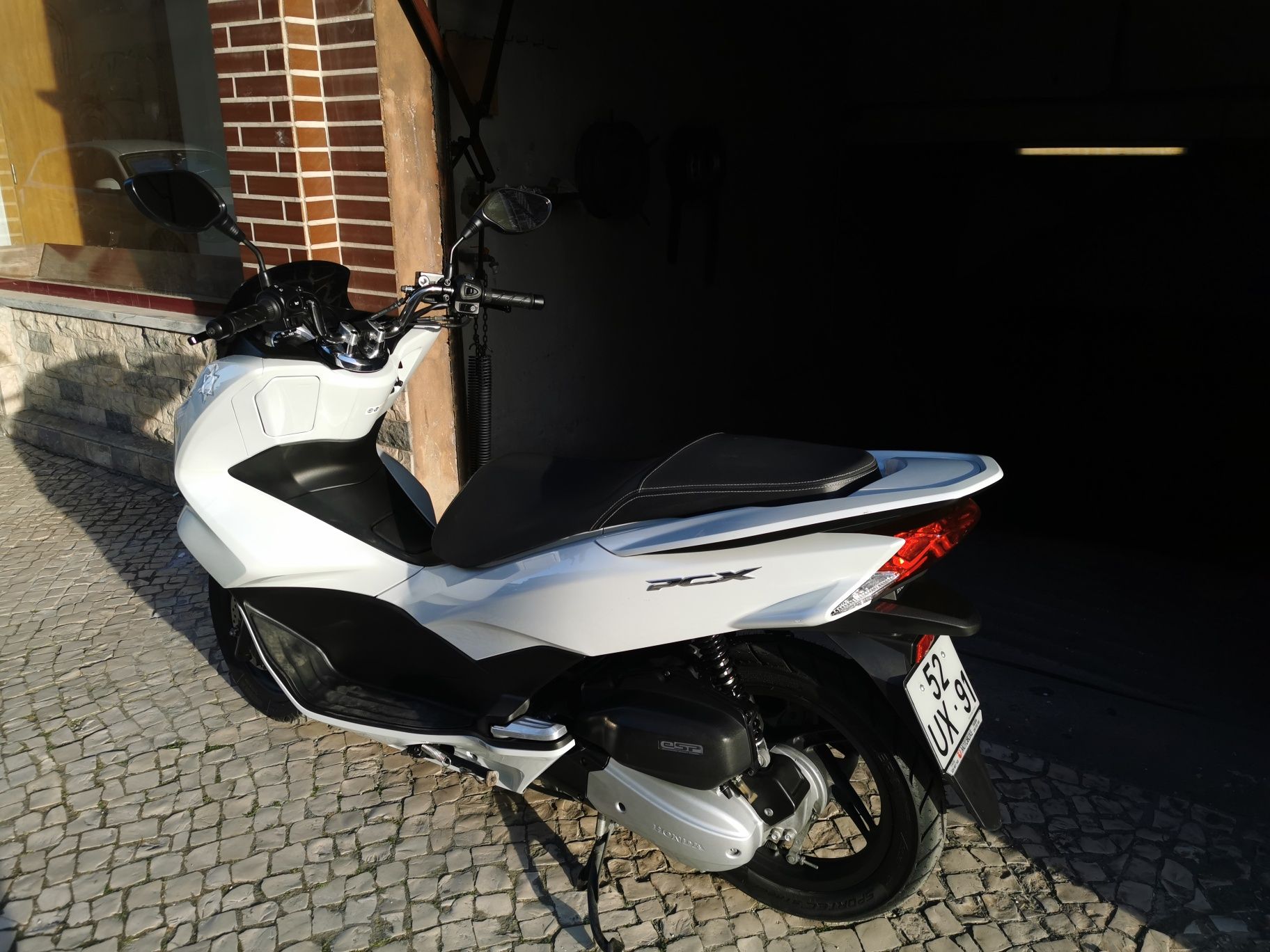 Honda pcx 125 ano 2018 como nova.