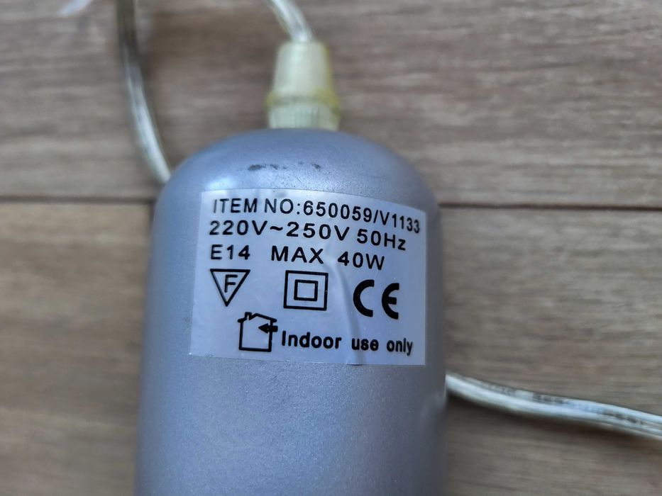 Stara lampka (klosz) metalowa, wisząca, srebrna.