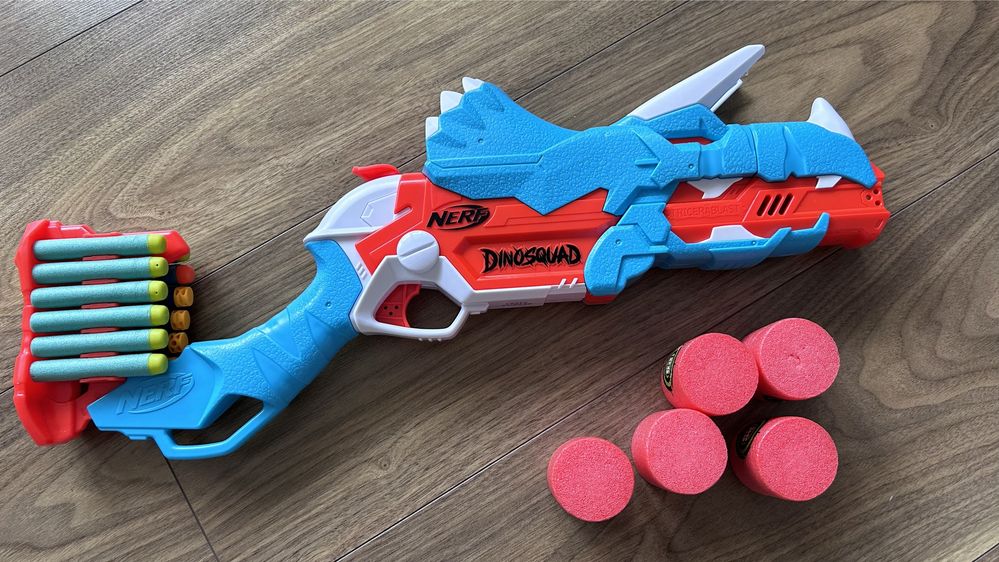 Hasbro Nerf Dinosquad Strzelba + piankowe cele