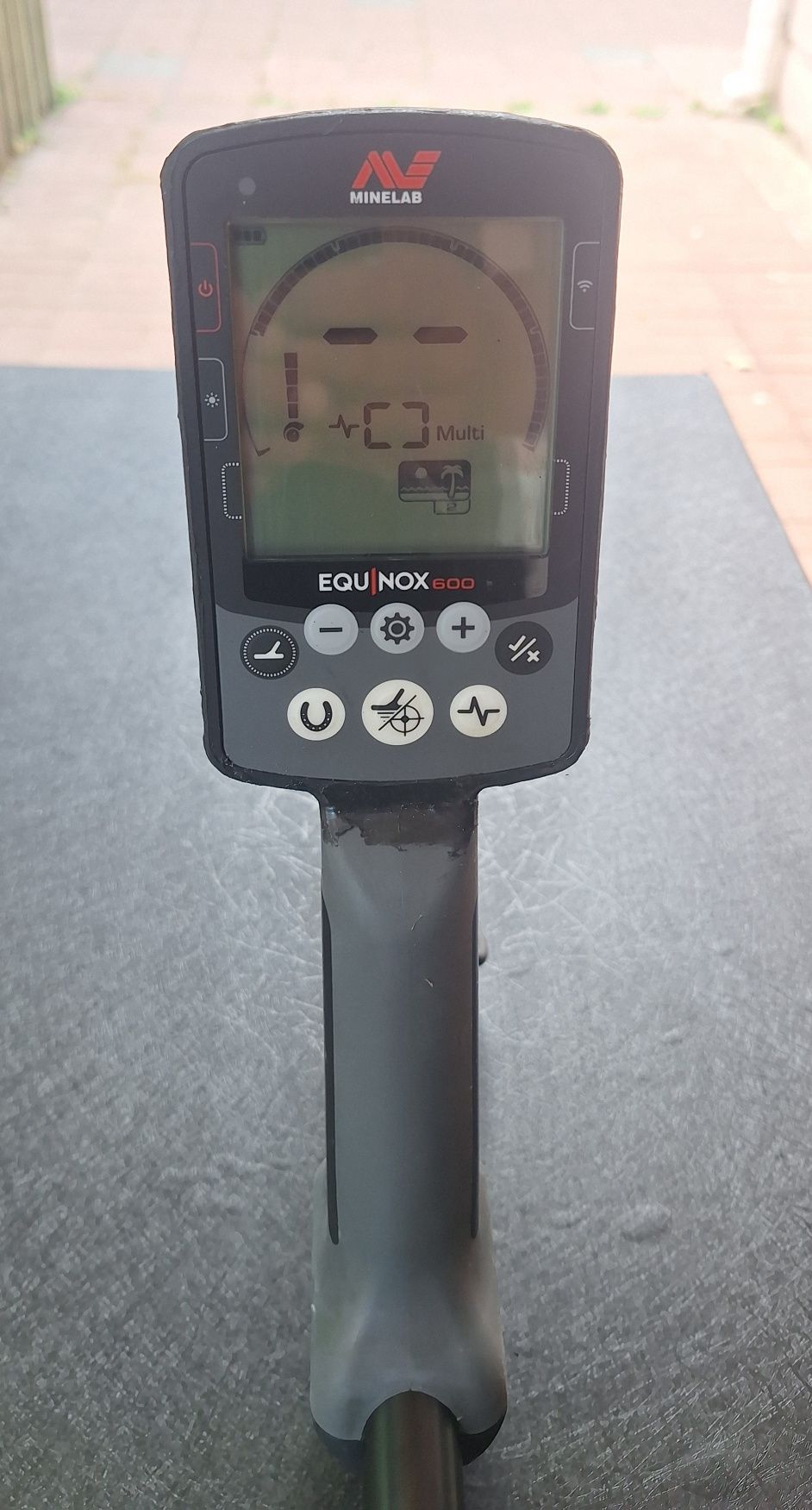 Металоискатель Minelab Equinox 600 б/у
