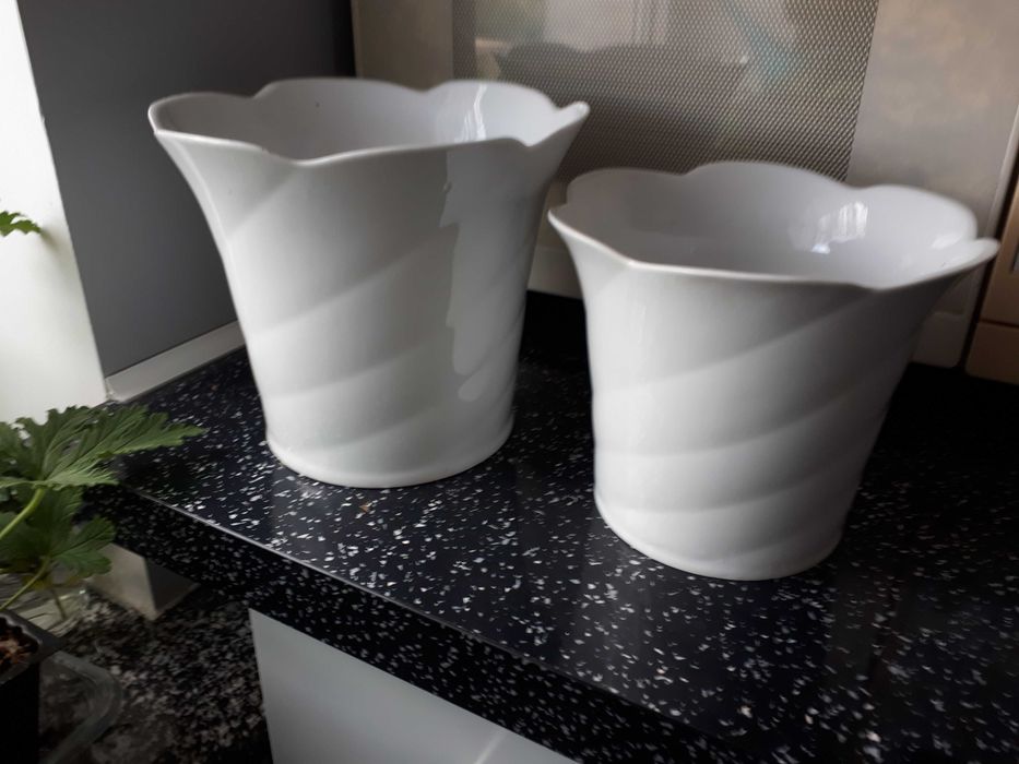 2 osłonki  ceramiczne na doniczki komplet