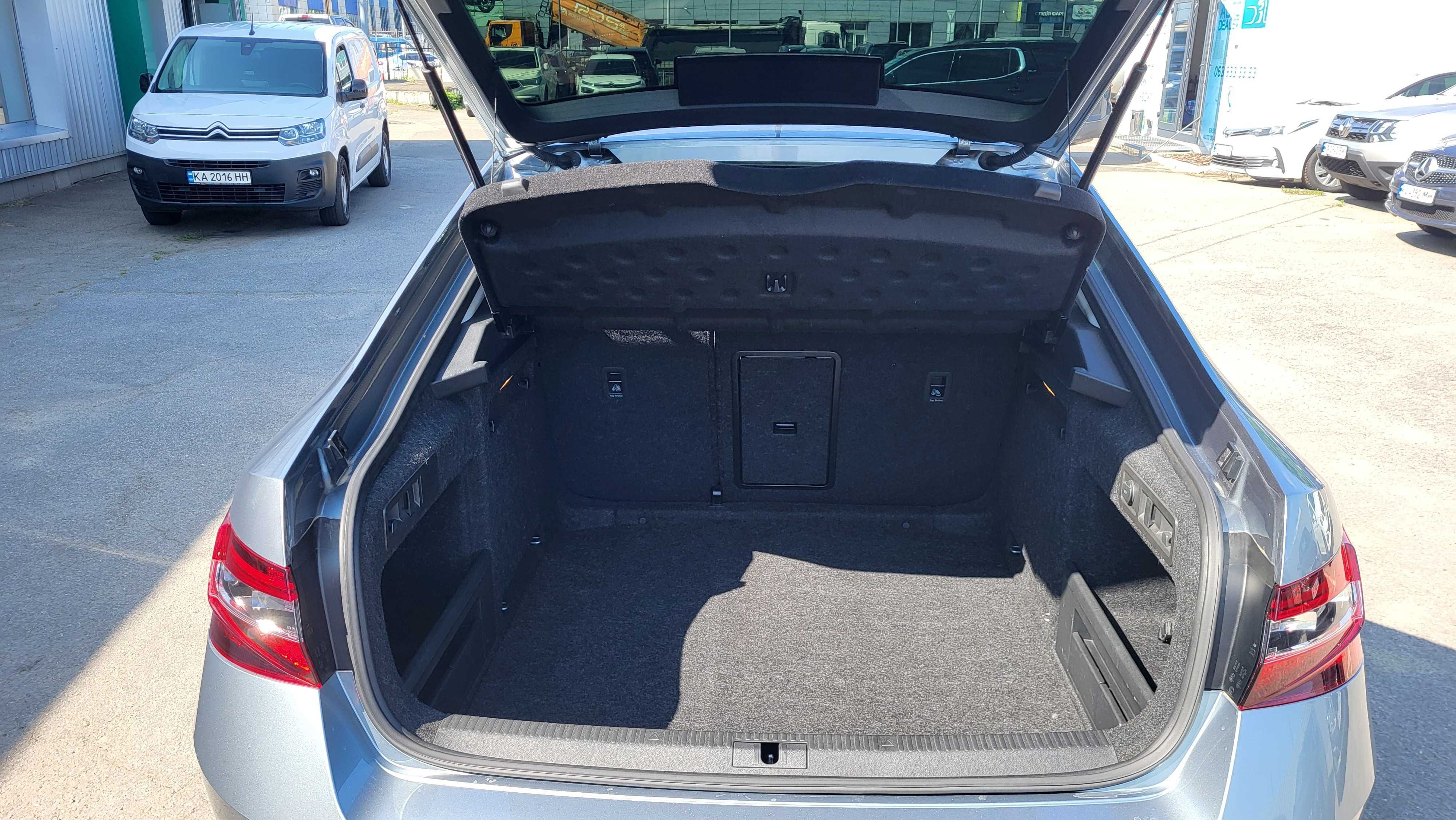 Авто Skoda Superb 2019 1.8tsi