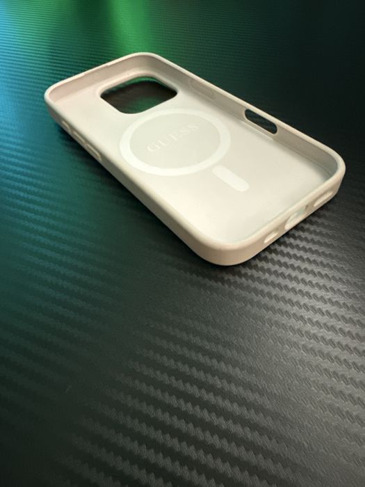 Oryginalne Etui Guess Na iphone 16 pro