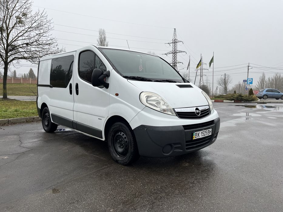 Бус Opel Vivaro хороший стан
