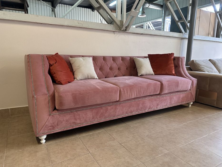 Sofa pikowana, pinezki, powystawowa