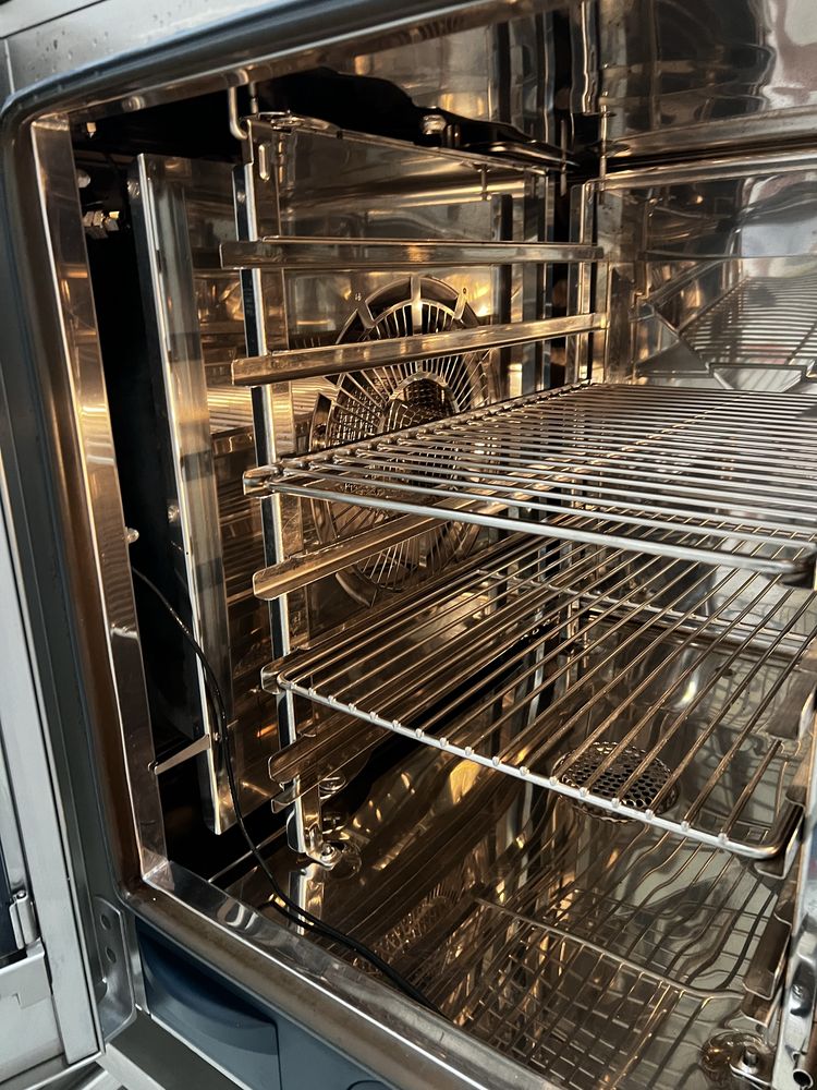 GAZOWY Piec konwekcyjno parowy RATIONAL SCC 61. Piekarnik gastronomicn