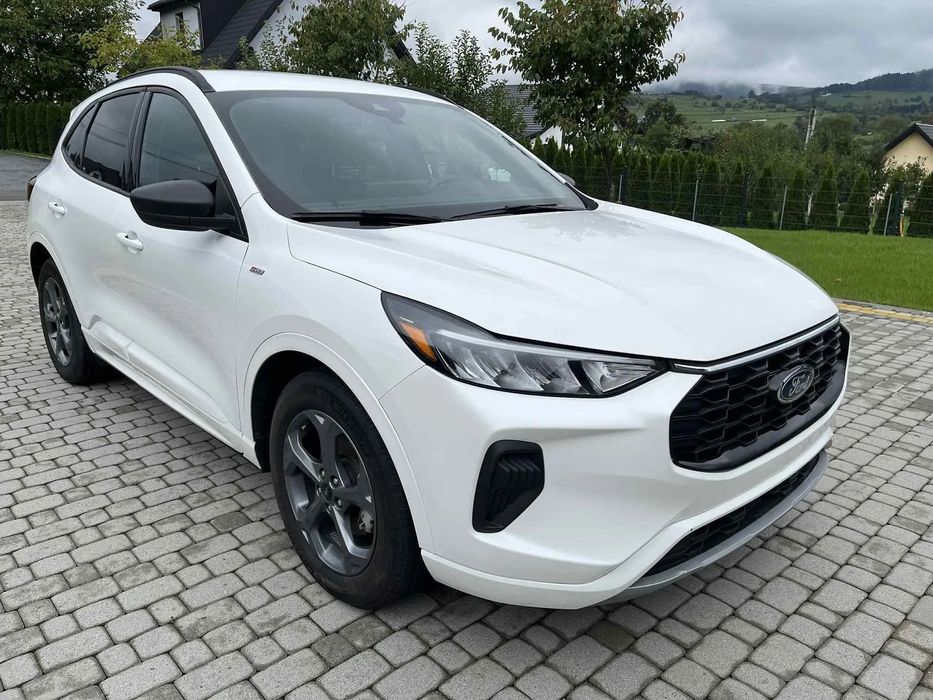 Ford Kuga ESCAPE Najnowsza wersja 2023- Po liftowa ,duży wyświetlacz