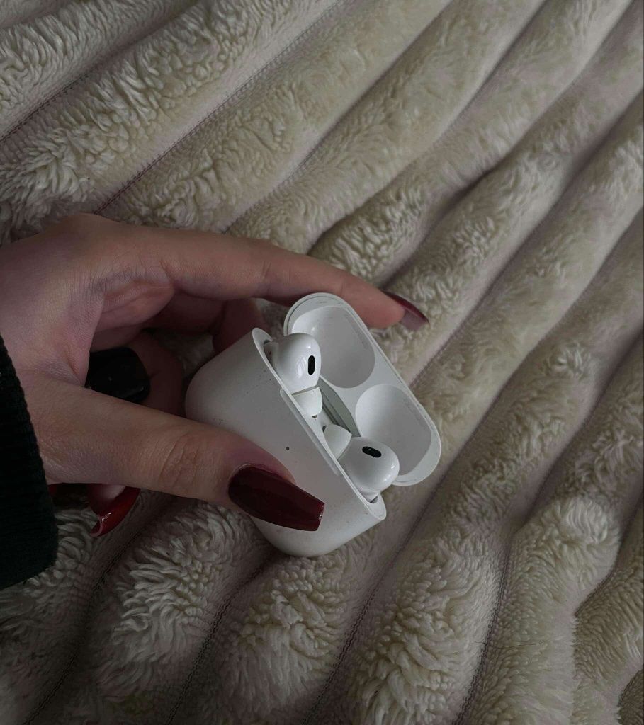 Airpods Pro 2 z wygłuszaniem ANC oraz ładującym etui typu C