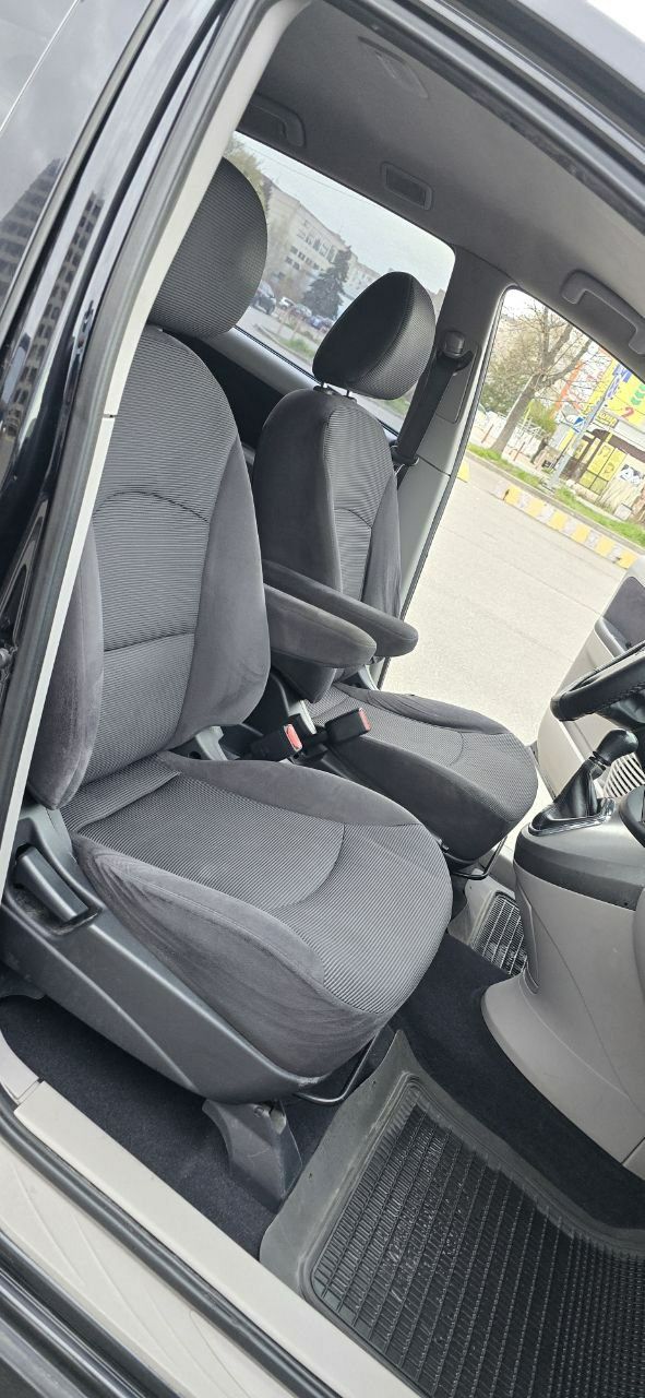 Продам Mitsubishi Grandis 7 мест гбо-4 в отличном состоянии