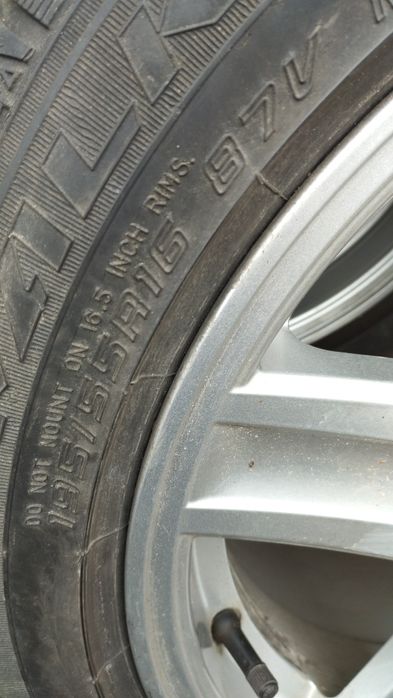 Продам резину 195/55. R16 комплект на дисках