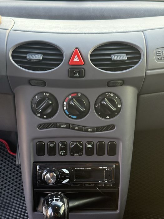 Mercedes-Benz a160