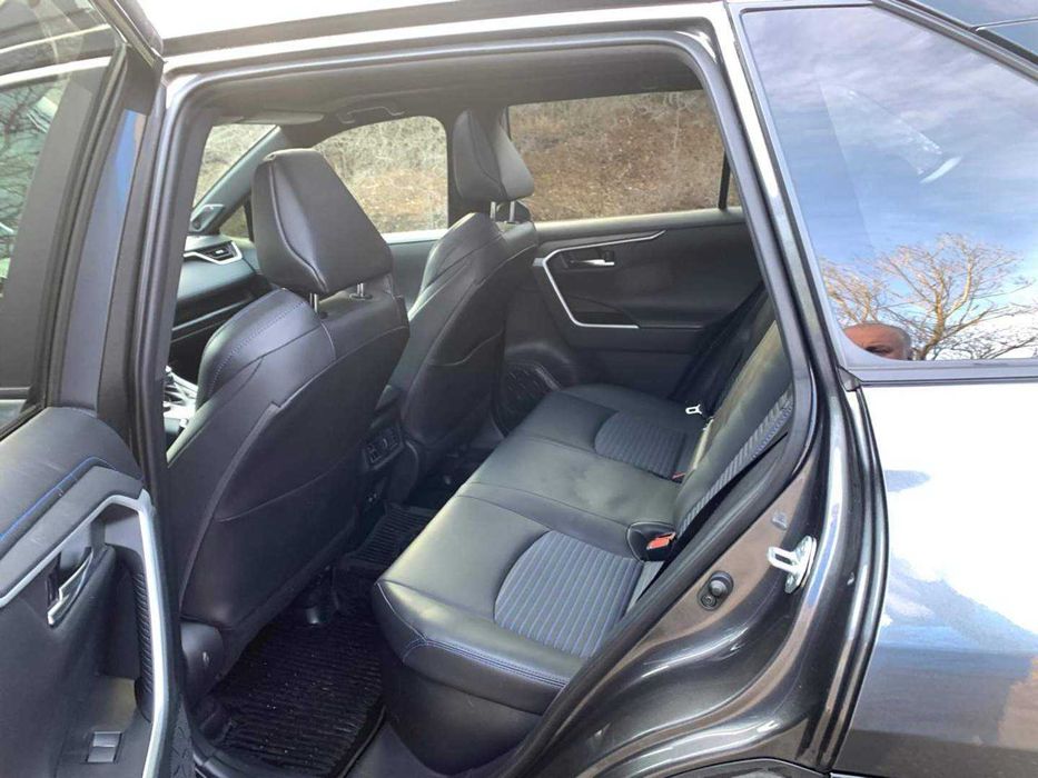Toyota Rav4 Гібрид 2021