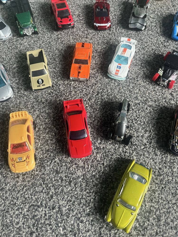 Zestaw aut autka hot wheels