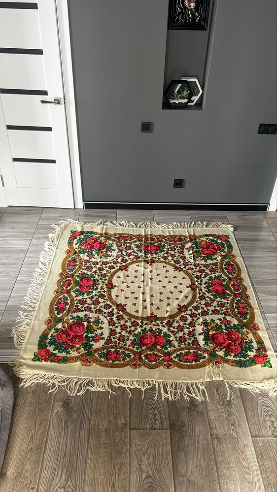 Українська хустка хустинка троянди