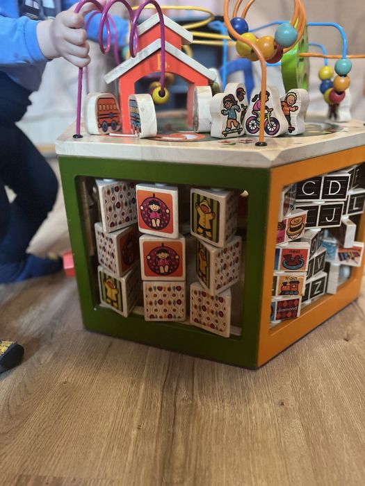 Розвиваючий мега-центр