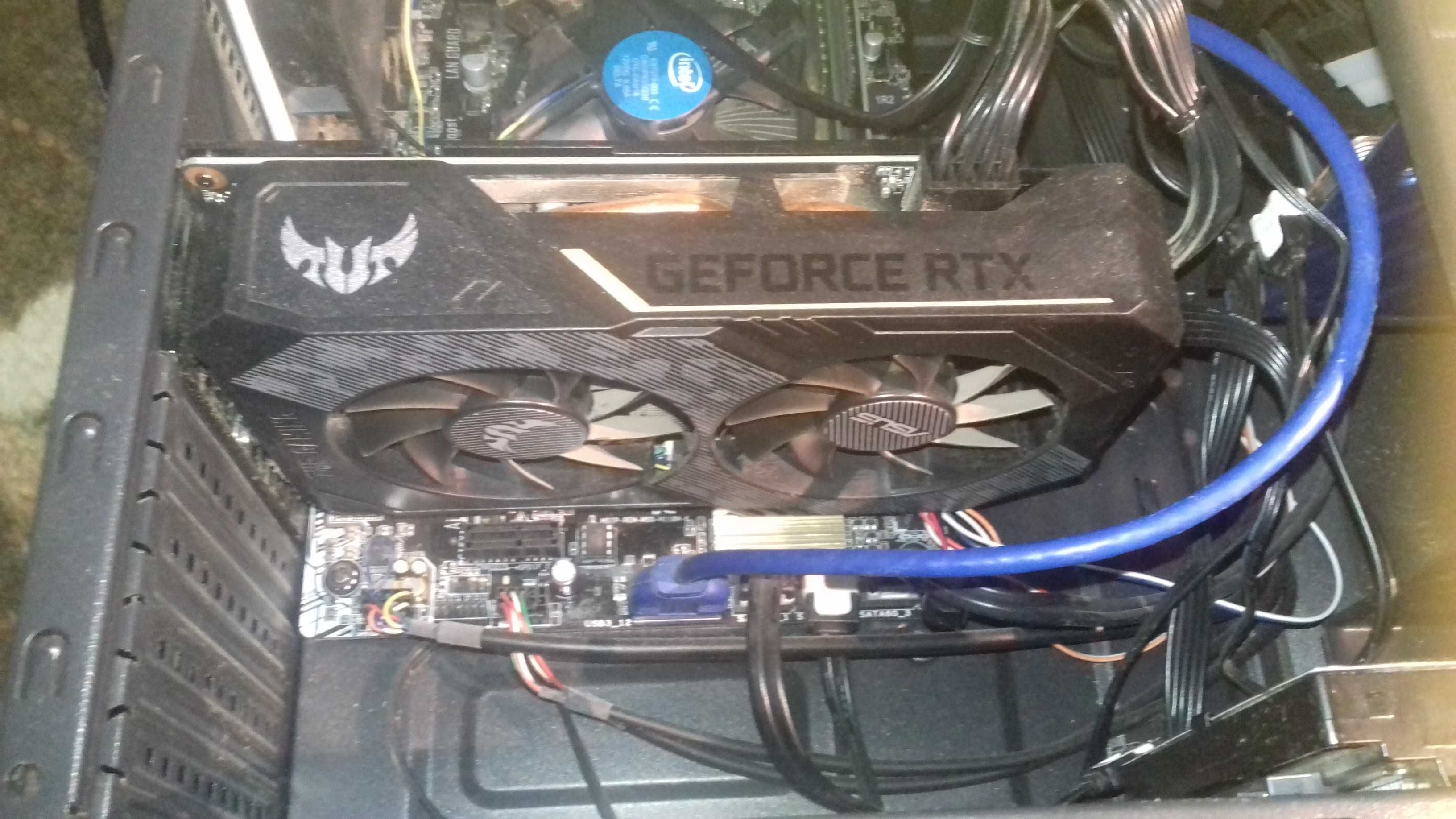 vendo computador gaming assus a funcionar