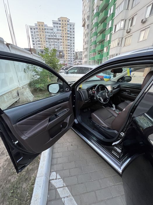 Mitsubishi Outlander Phev