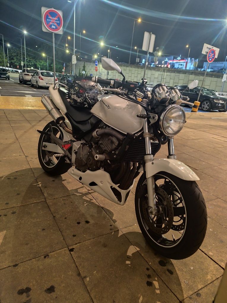 Hornet 600cc 70kw vendo ou troco