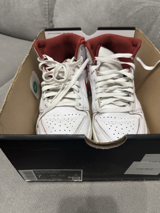 Jordan Mid SE como NOVAS