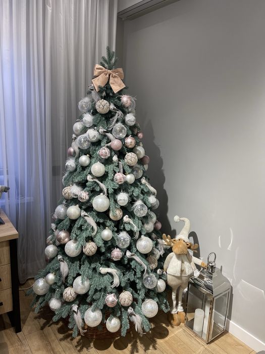 Продам  ёлку б/у  высота 2.10