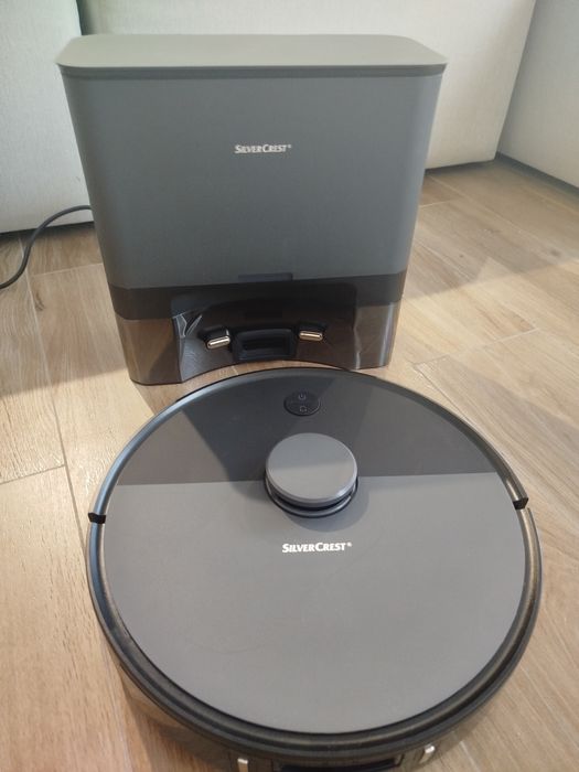 Robot sprzątający silvercrest ze stacją opróżniającą .fabrycznie nowy.