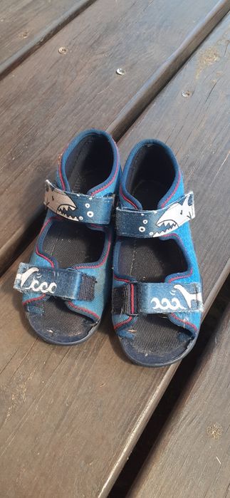 Kapcie sandałki Befado r.24