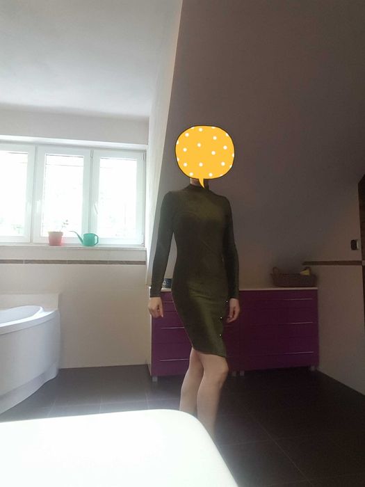 Sukienka oliwkowa z dlugim rekawem