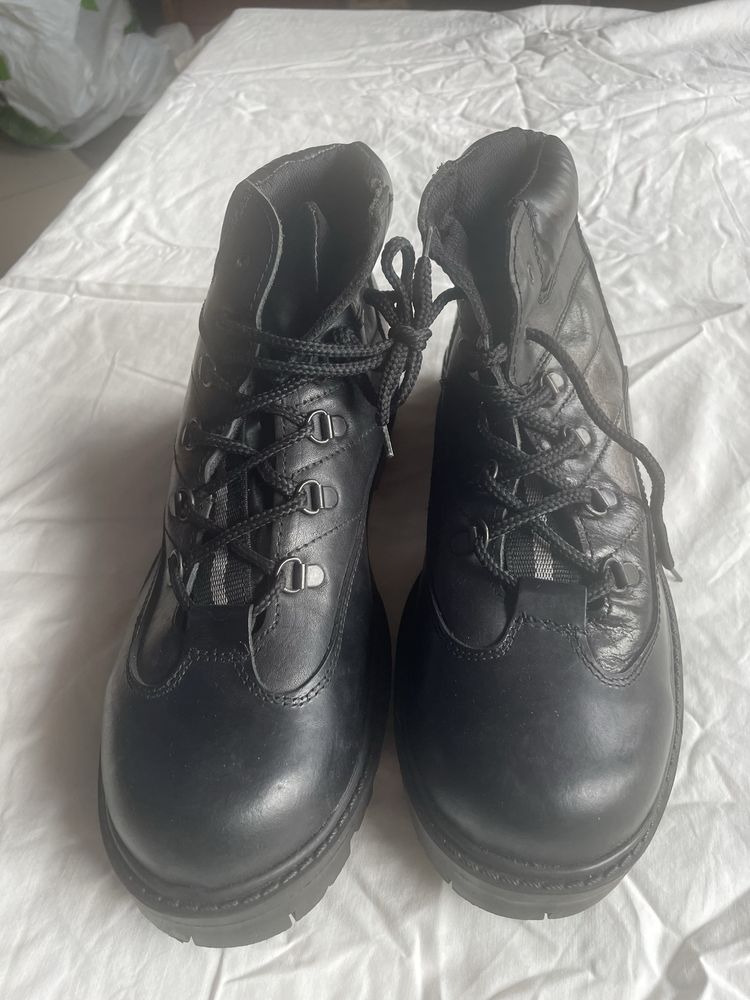 Botas tamanho 43