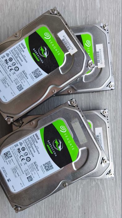 4 HDD 500GB 7200RPM Sata III - 32MB. A funcionar perfeitamente