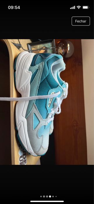 Adidas Falcon degradê azul