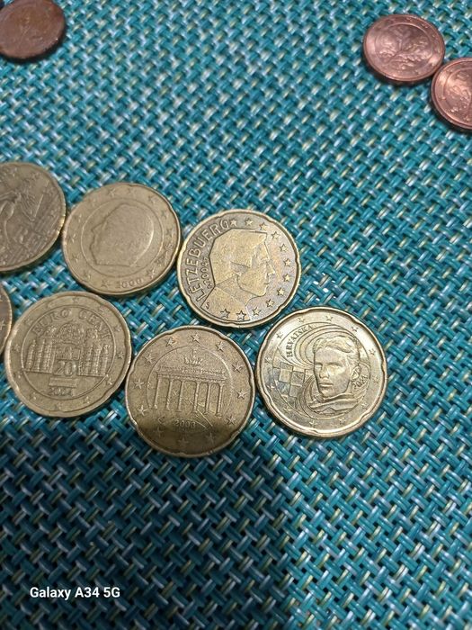 Vendo moedas de 20 cêntimos e 10cent