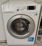 Máquina de Lavar Roupa Indesit 8Kg 1200 Rotações