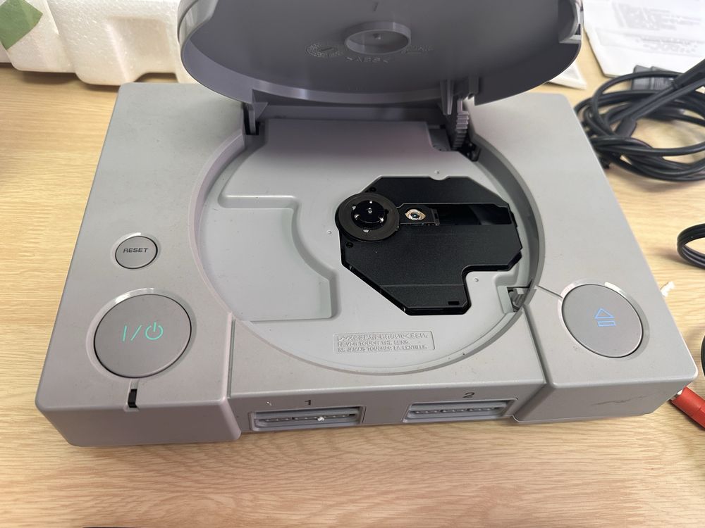 Playstation scph-7002c excelente para colecionadores