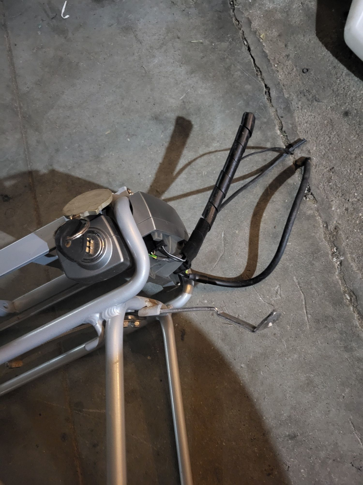 Bagażniki  z bateria batavus 24volt