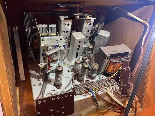 Radiola szwedzka AGA typ 266