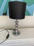 lampa stołowa wysokość 41 cm, średnica klosza 20 cm, materiał
