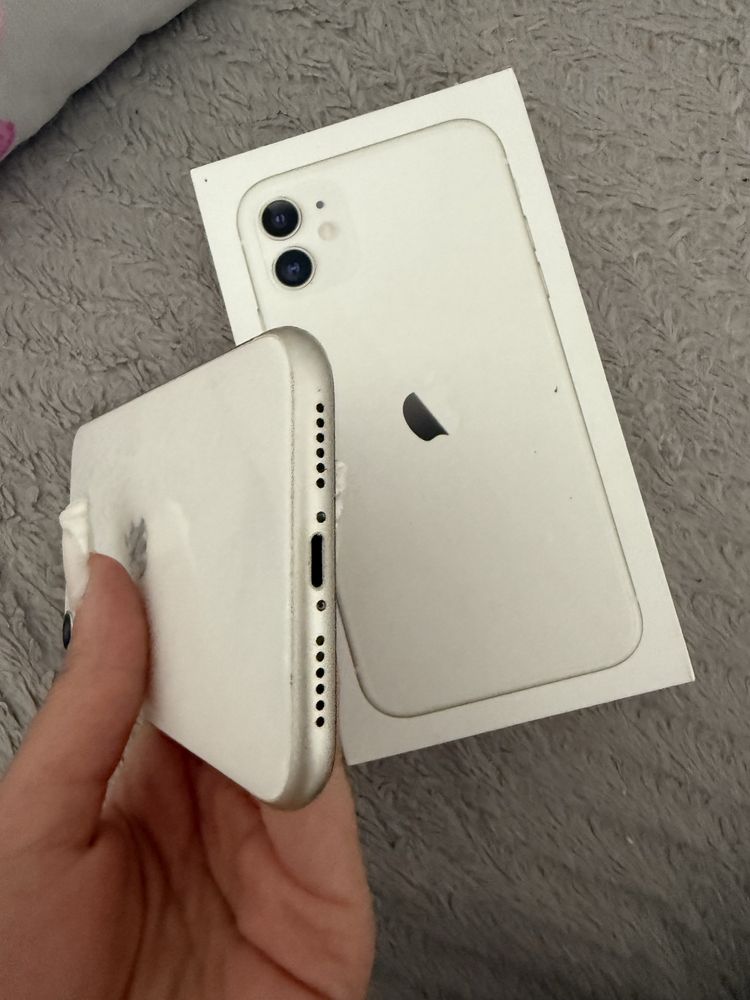 Iphone 11 biały stan bdb
