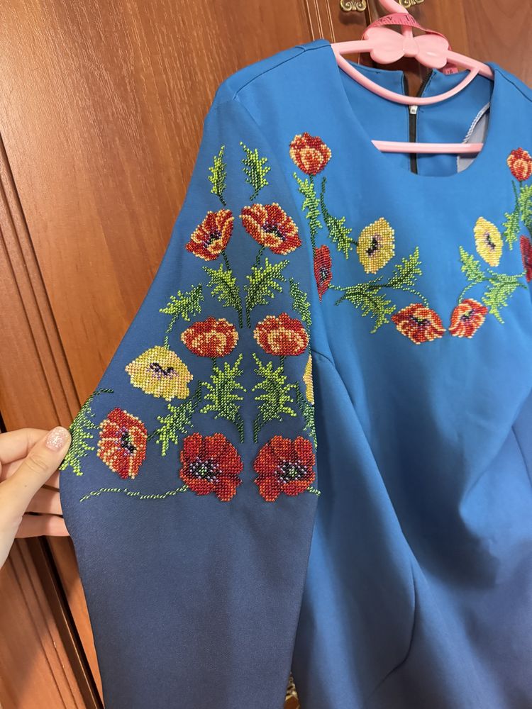 Вишита сукня чеським бісером