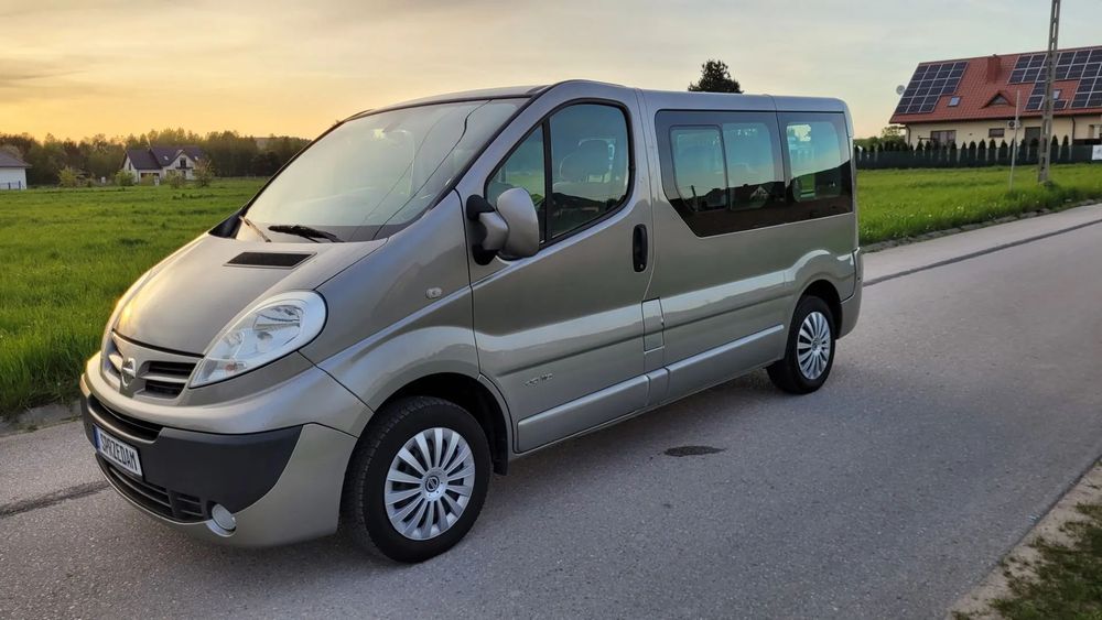 Renault Trafic nawiewy tył *klima automatyczna*z niemiec* passsenger vivaro primastar