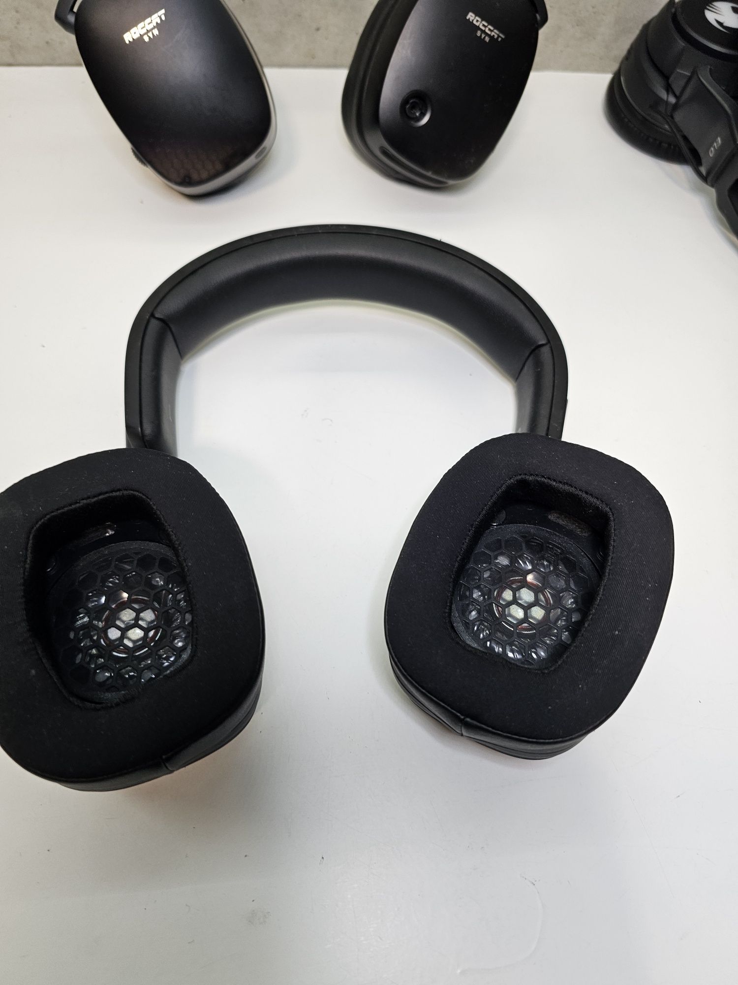 Навушники з мікрофоном ROCCAT SYN Max Air Black