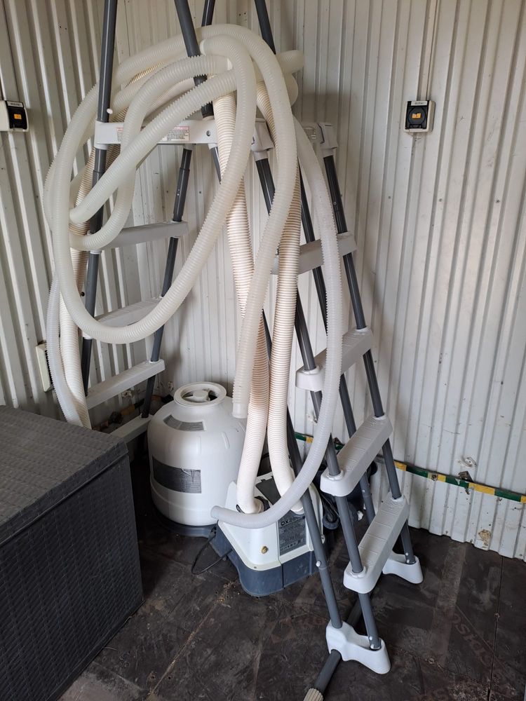 Basen INTEX stelażowy 9,75 x 4,88 x 1,32 z pompa
