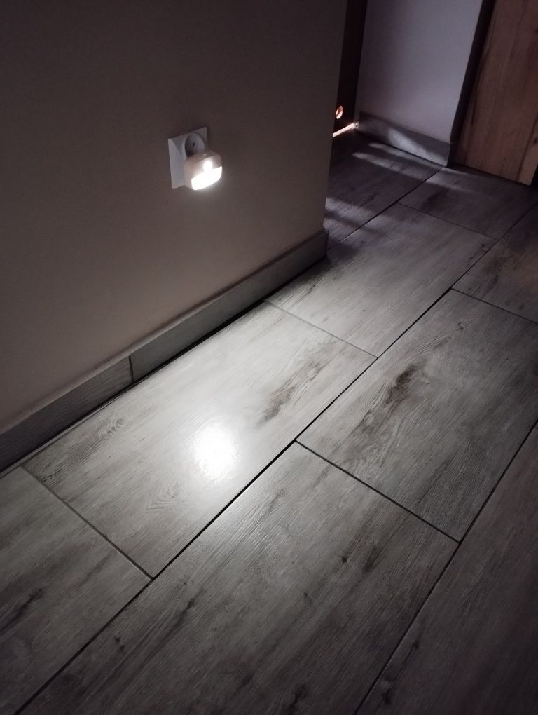 Lampka do kontaktu czujnik ruchu zmierzchu ECO wysyłka paczkomat